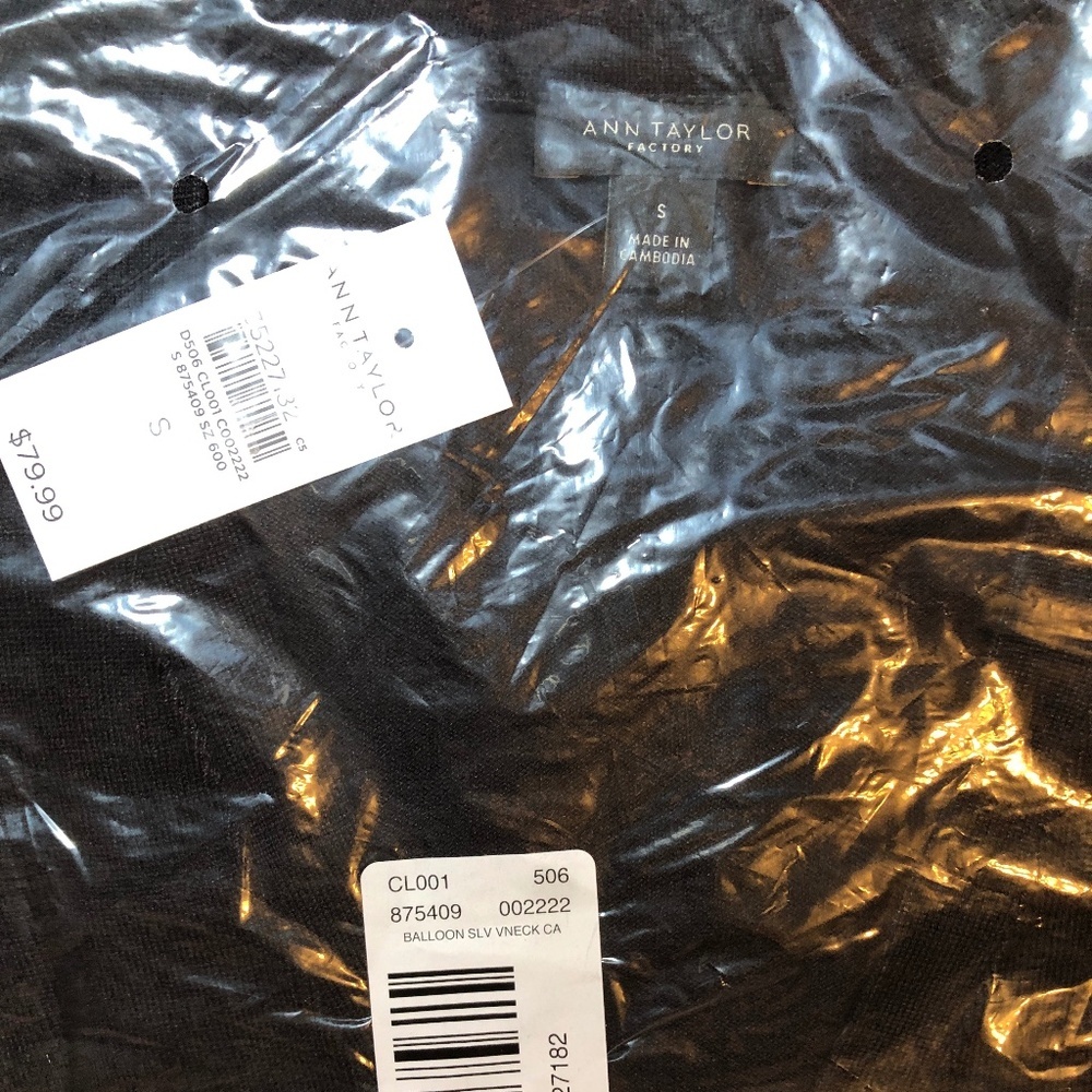 NWT! Ann Taylor Factory Black Balloon Sleeve V-Neck Cardigan - Size Small - Picture 5 of 5